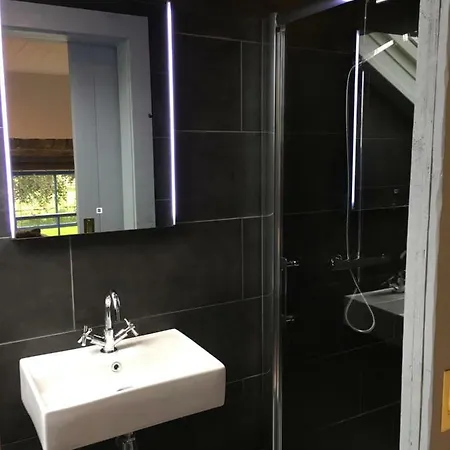 Hotwell House * Enfield