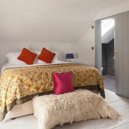 Hotwell House * Enfield